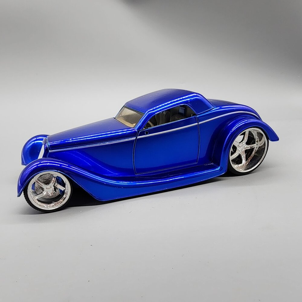 Jada 1934 Ford Diecast Model Car 1:24 Blue Custom Hot Rod Collectible